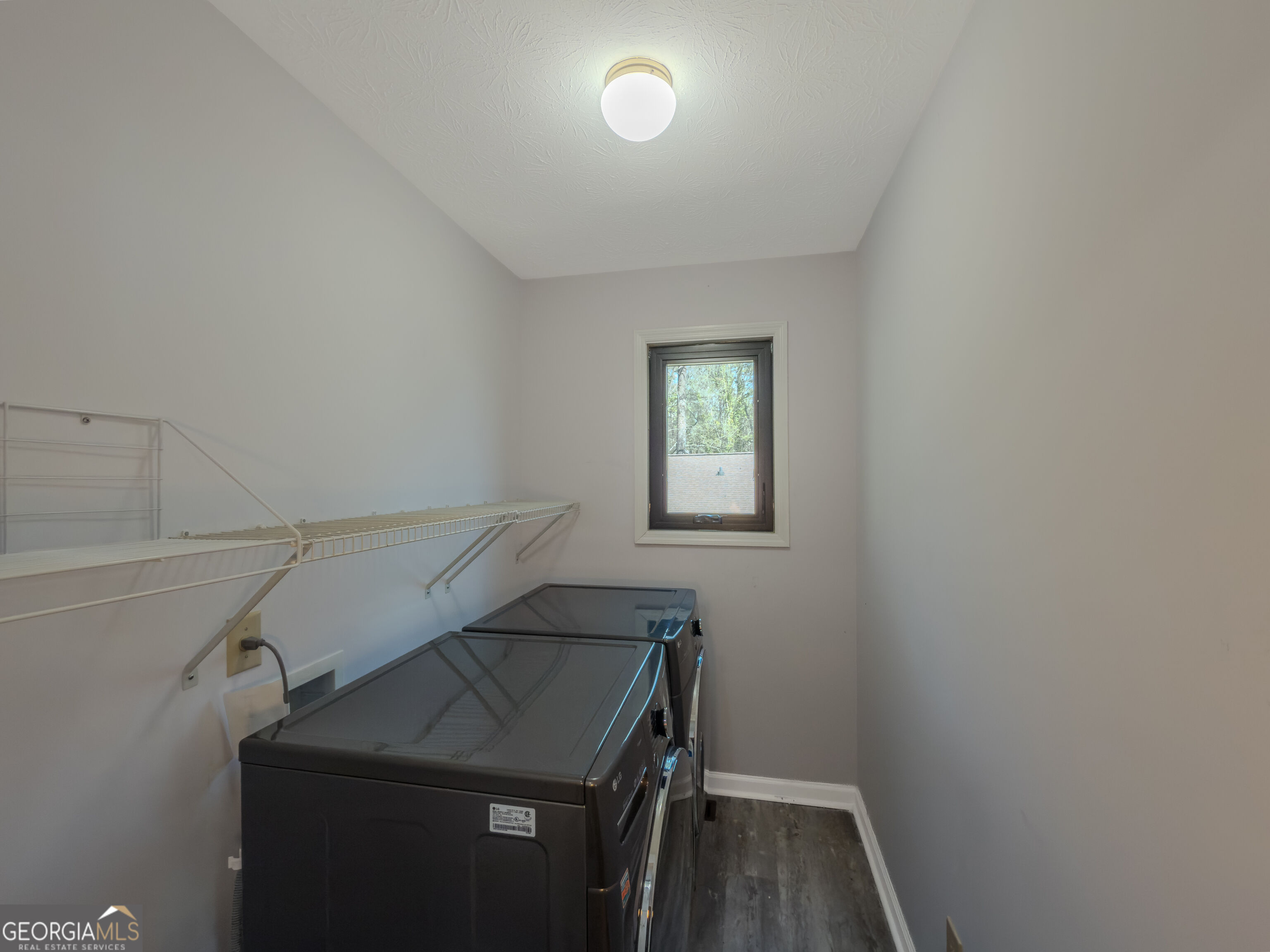 580 Lake Drive Property Photo 6
