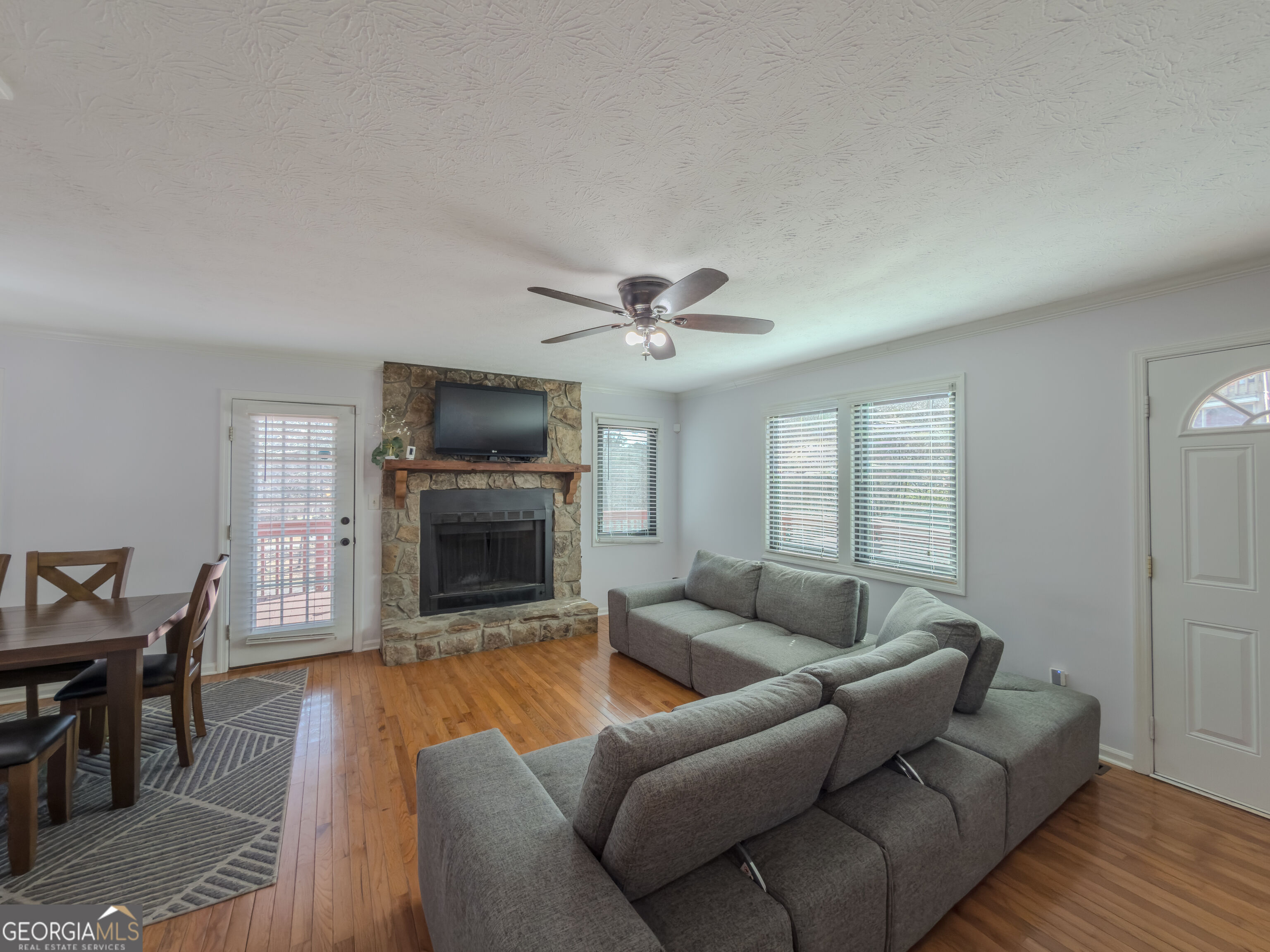 580 Lake Drive Property Photo 7