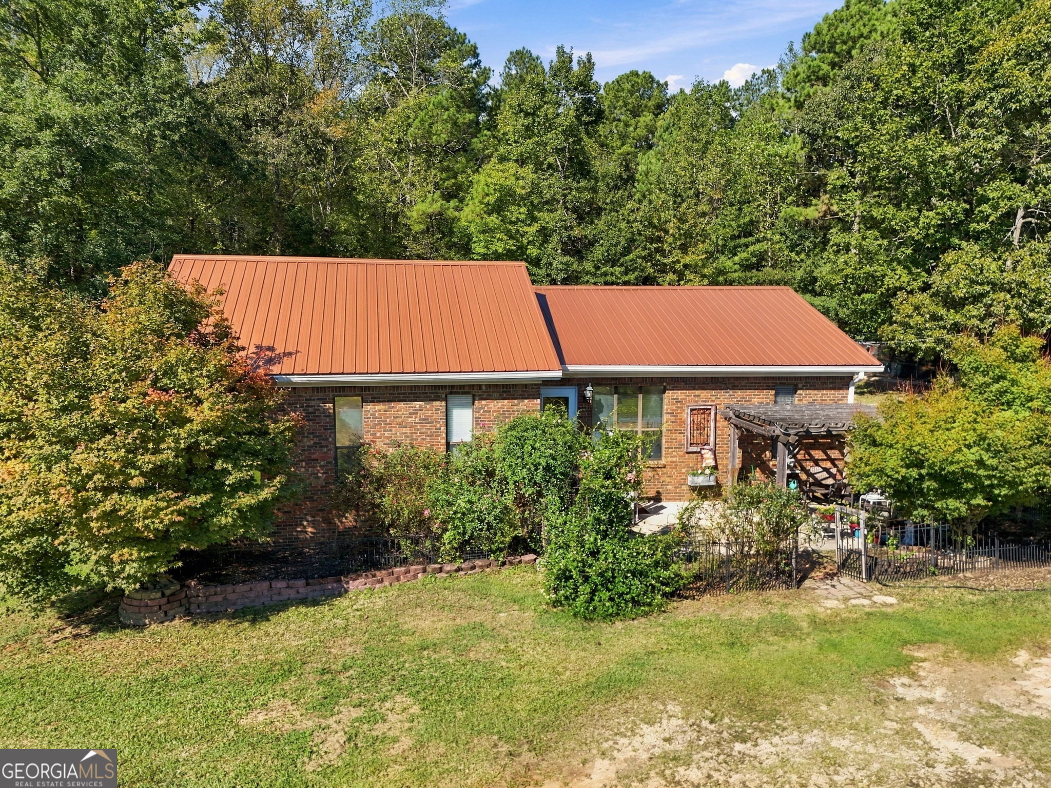 525 Dean Road Property Photo 1