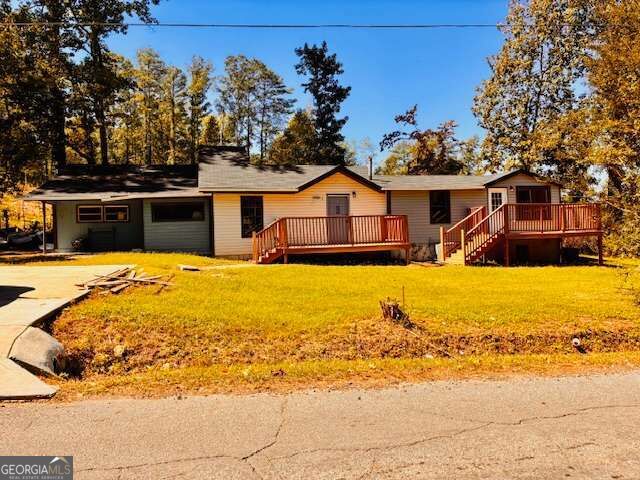 6075 Pinegrove Road Property Photo 2