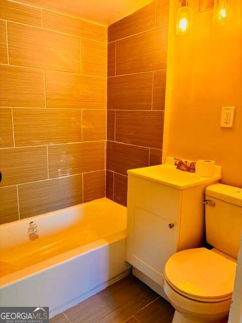 6075 Pinegrove Road Property Photo 9