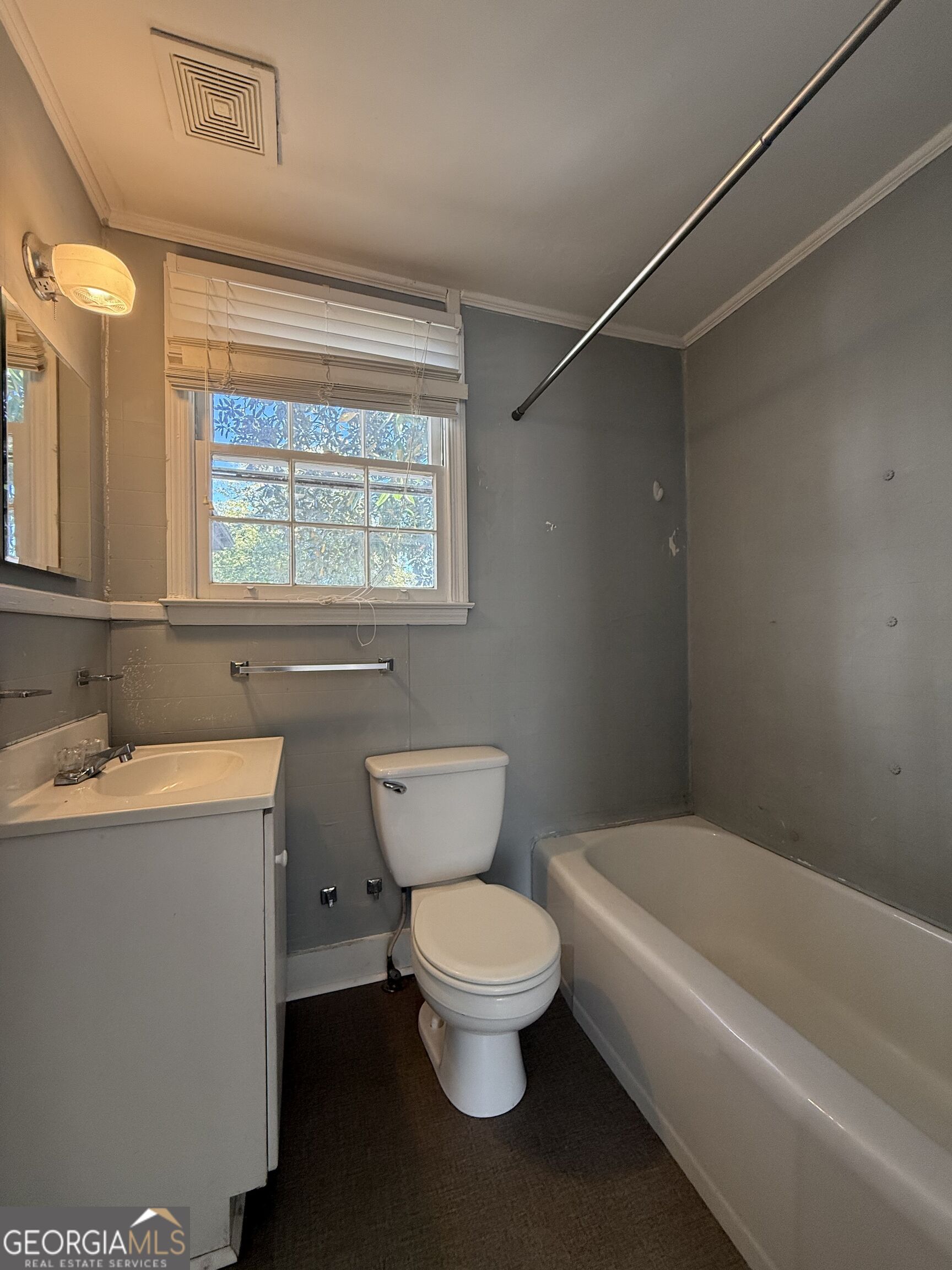 208 Church Street Property Photo 6
