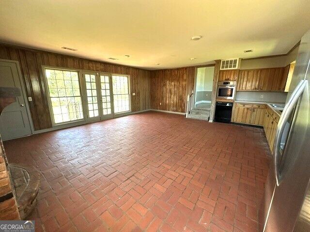 307 Pinecrest Drive Property Photo 3