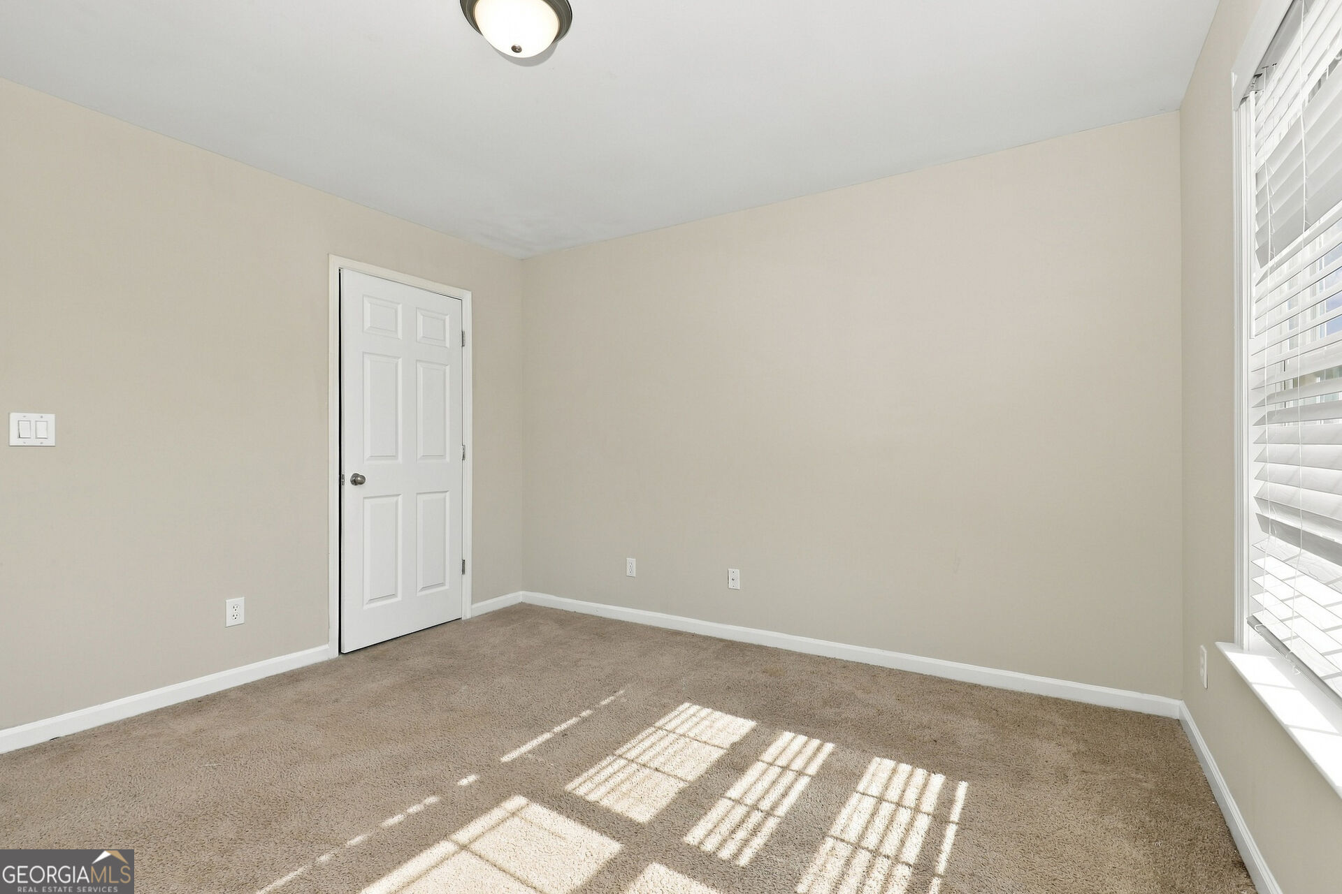 1481 Granby Lane Property Photo 9