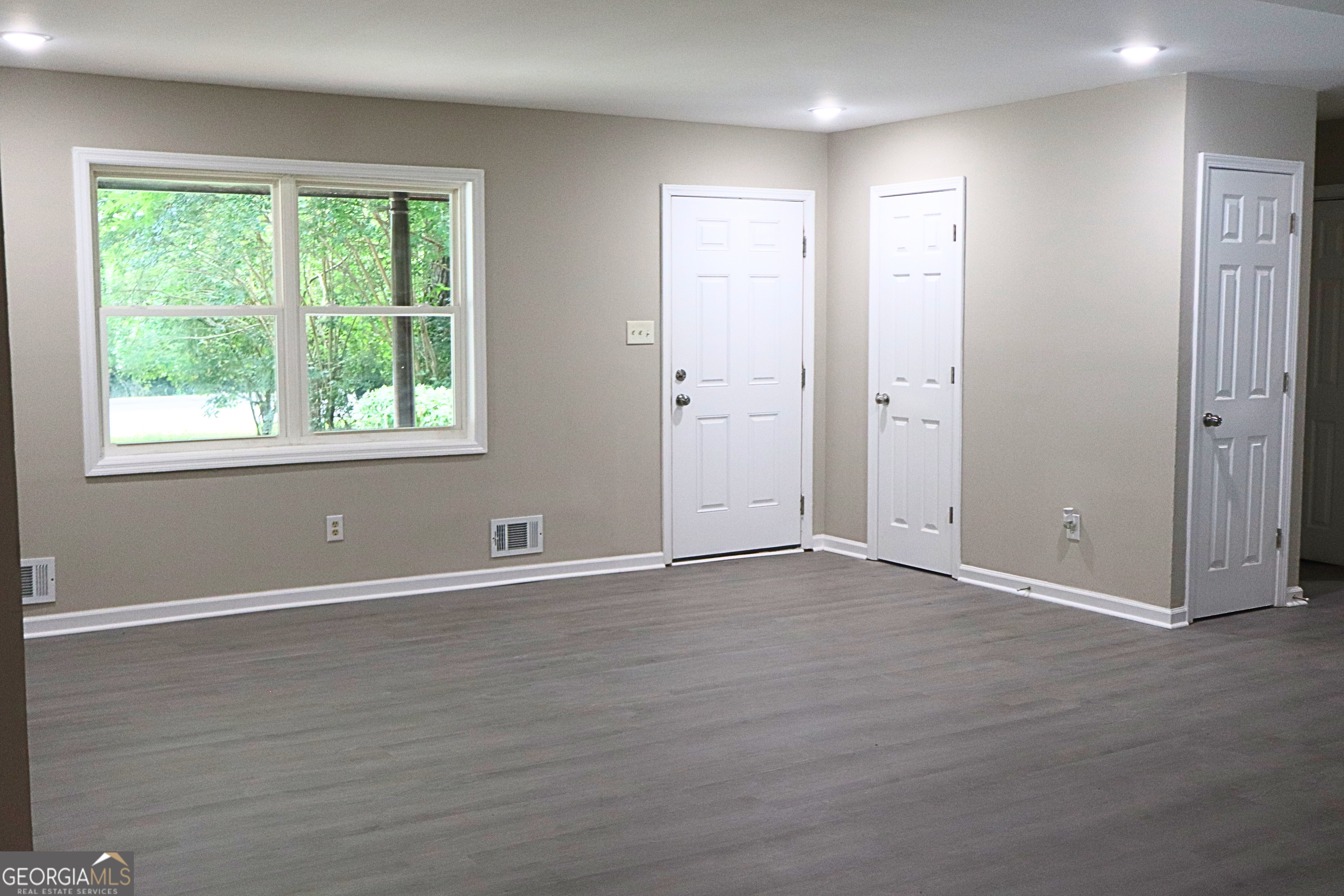 3793 Rainbow Drive Property Photo 8