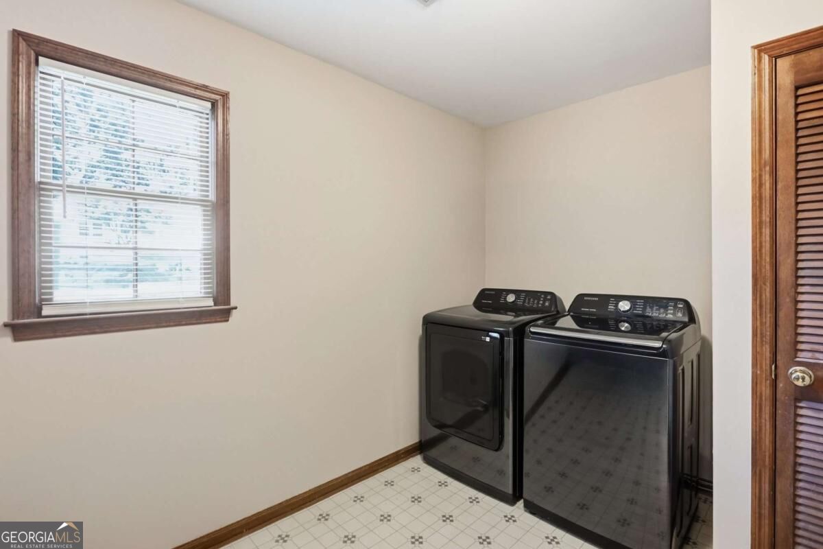 166 Knollwood Drive Nw Property Photo 16