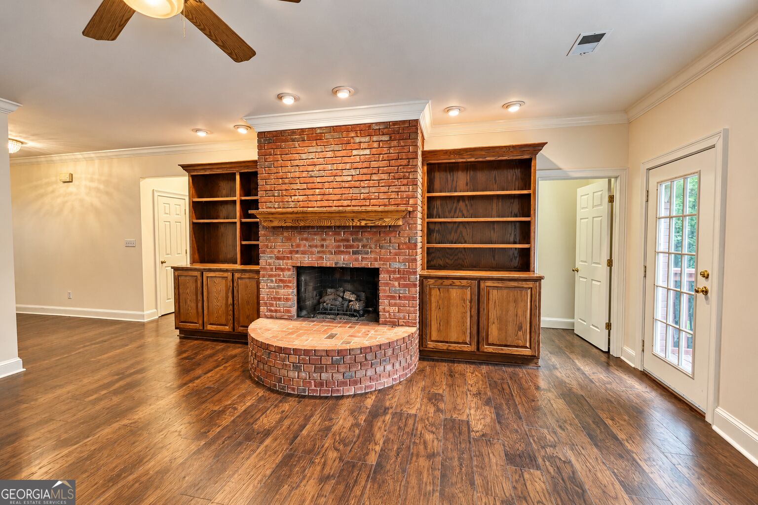 3935 Jamaica Drive Property Photo 10