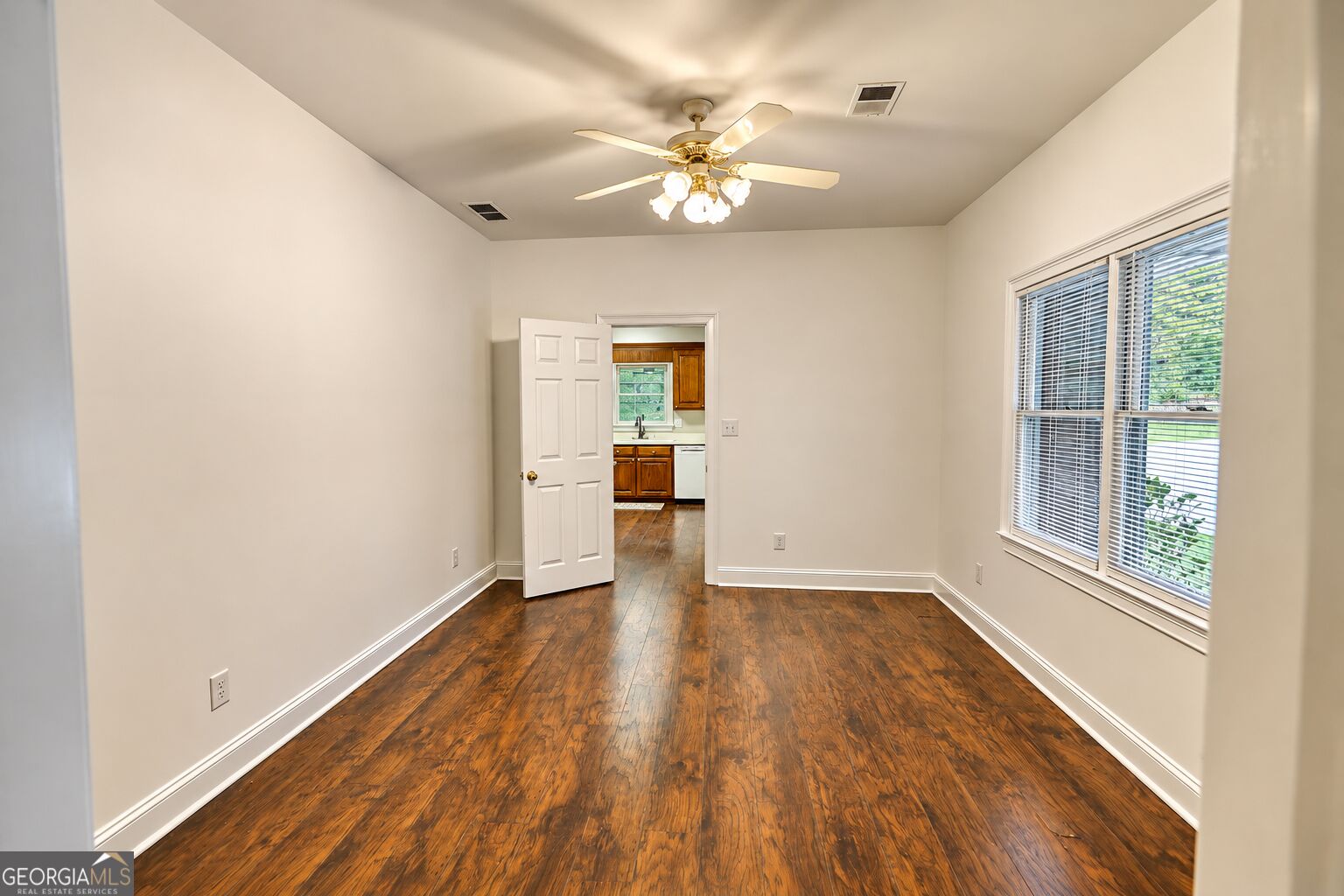3935 Jamaica Drive Property Photo 12
