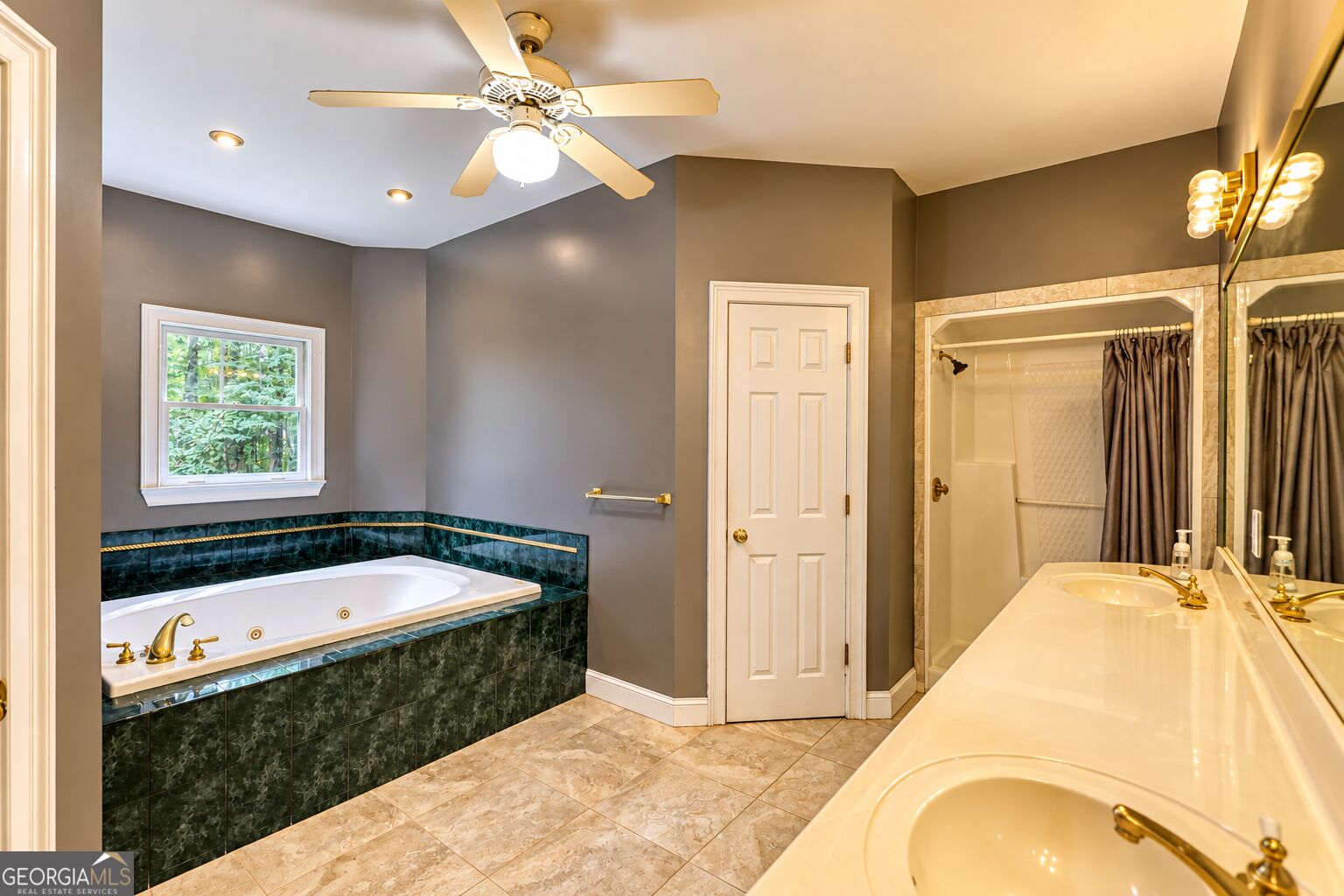 3935 Jamaica Drive Property Photo 25