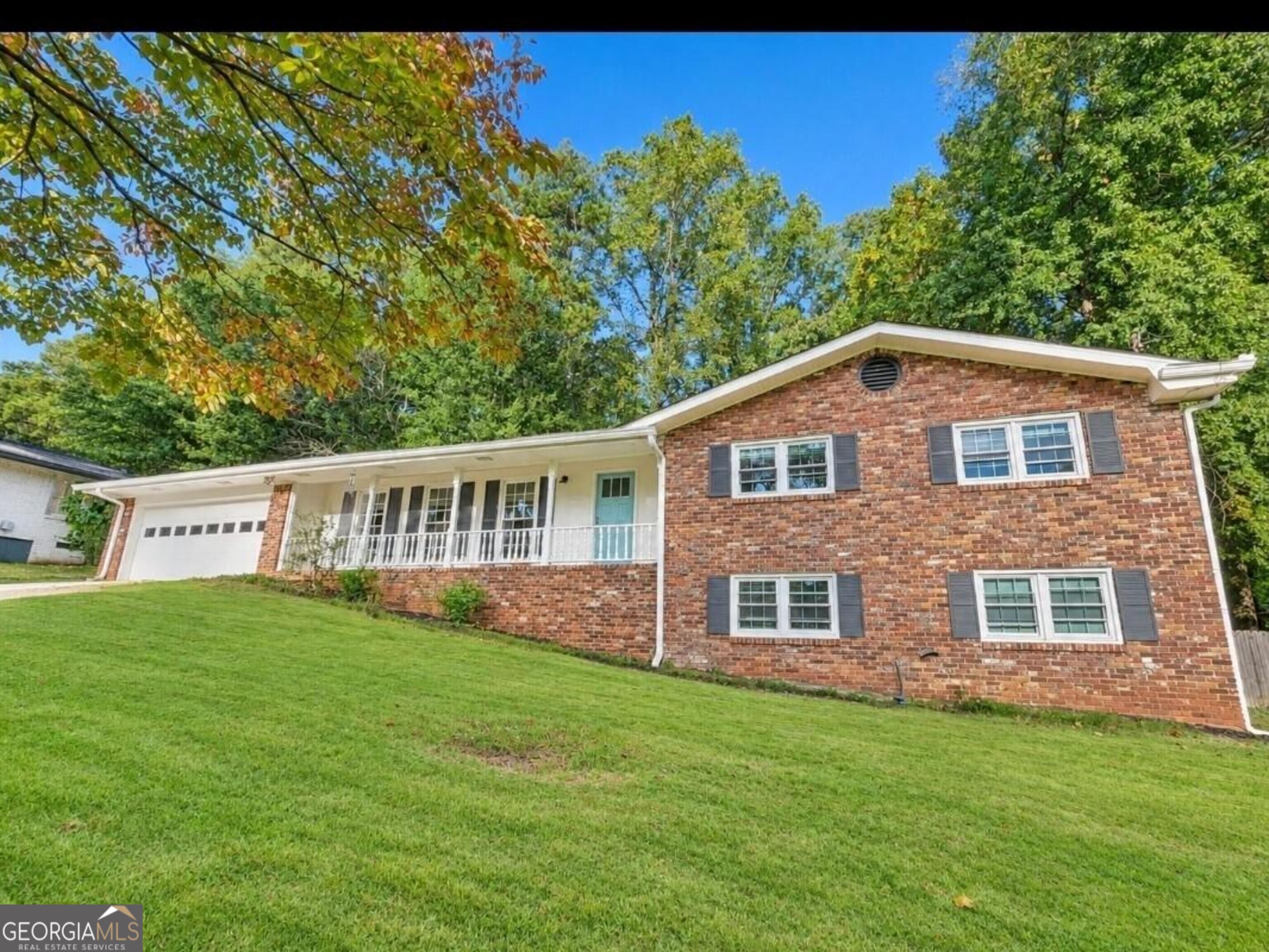 1300 Renee Drive SW Property Photo 1