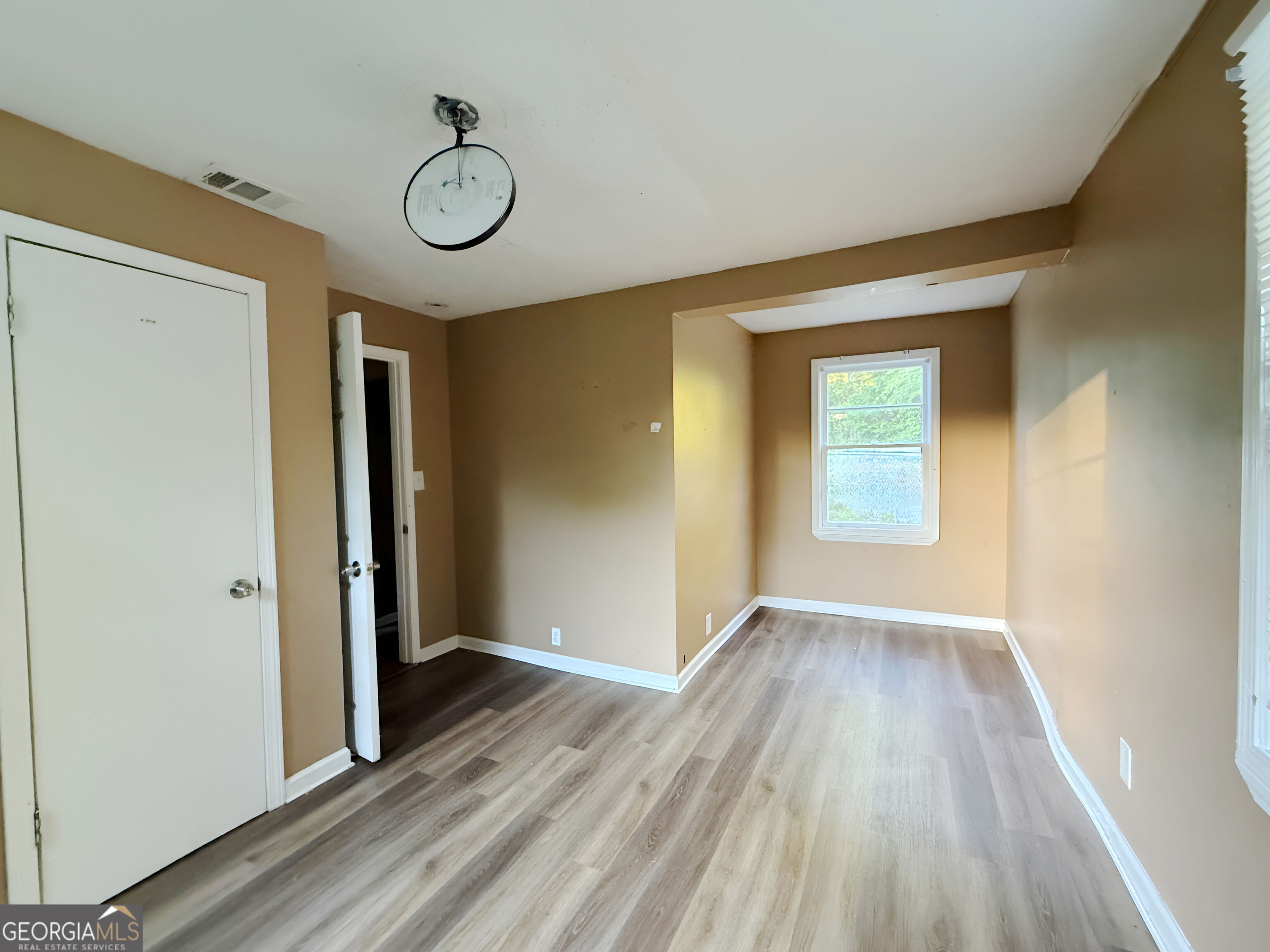 3105 Saint Claire Street Property Photo 5