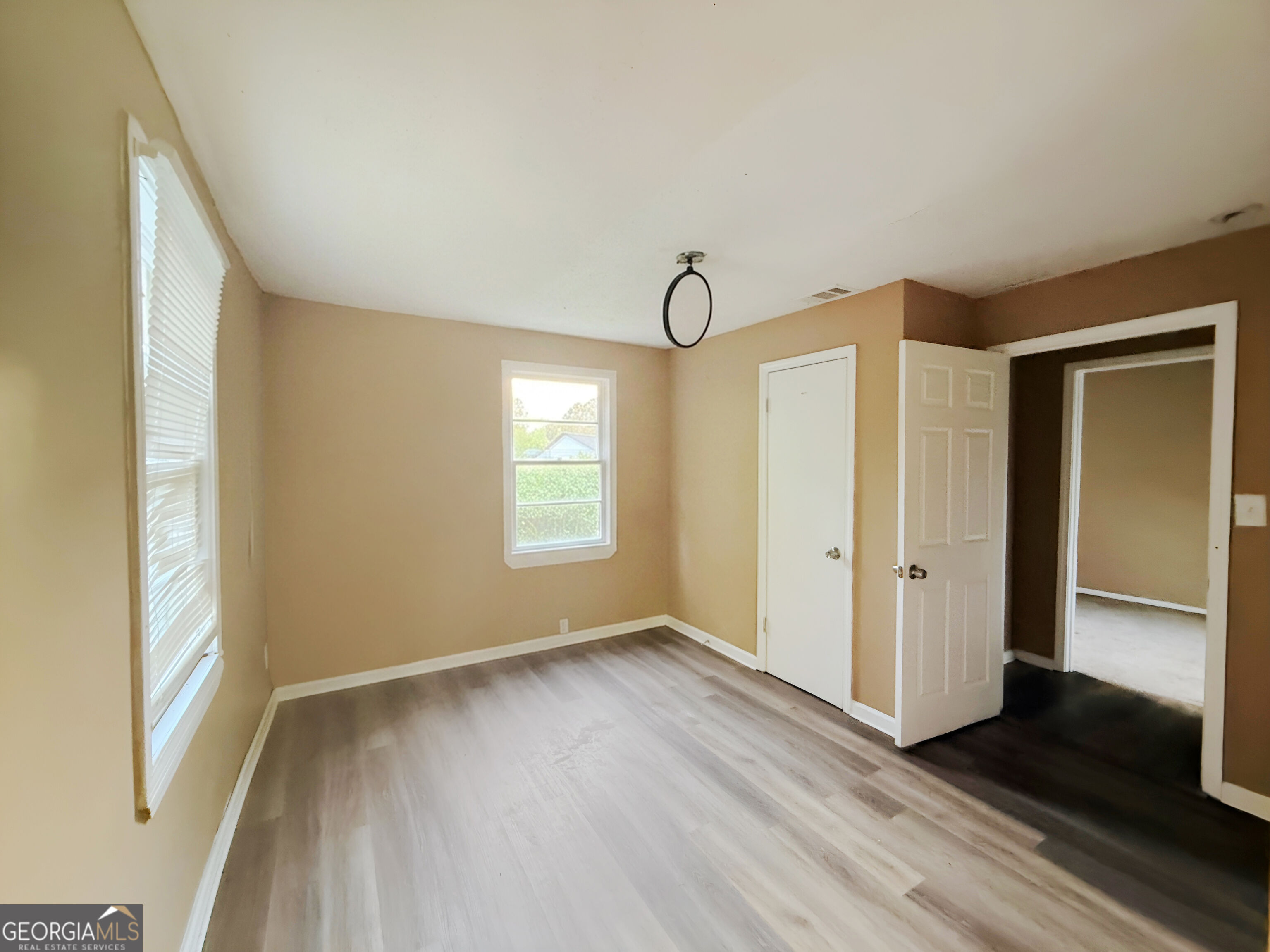 3105 Saint Claire Street Property Photo 6