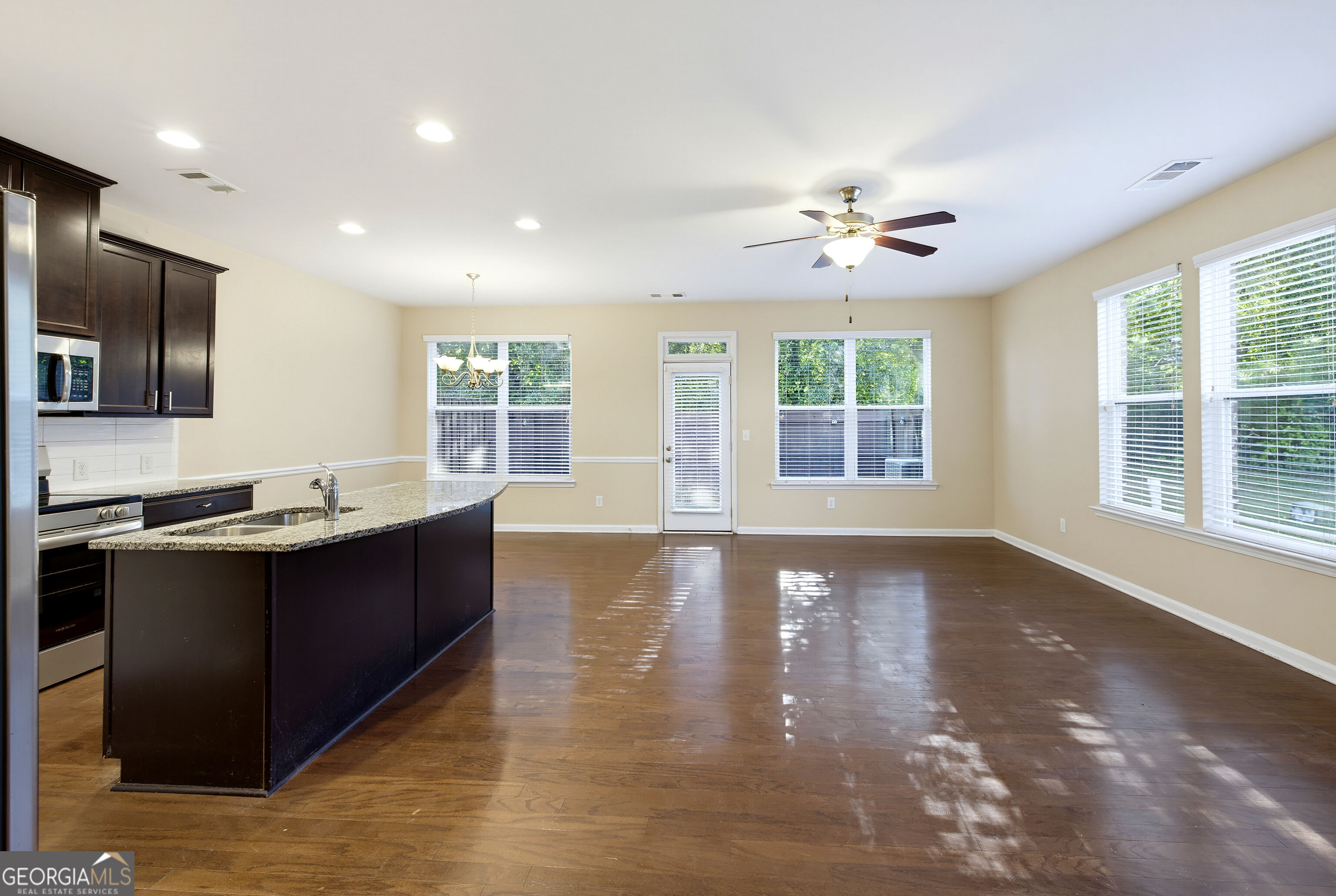 3345 Clear View Drive Property Photo 8