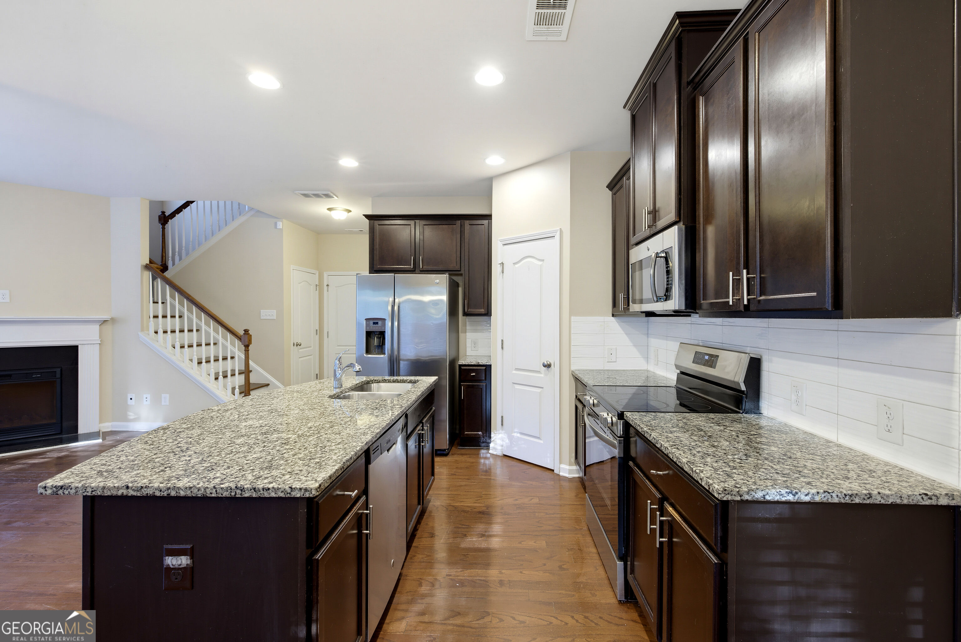 3345 Clear View Drive Property Photo 17
