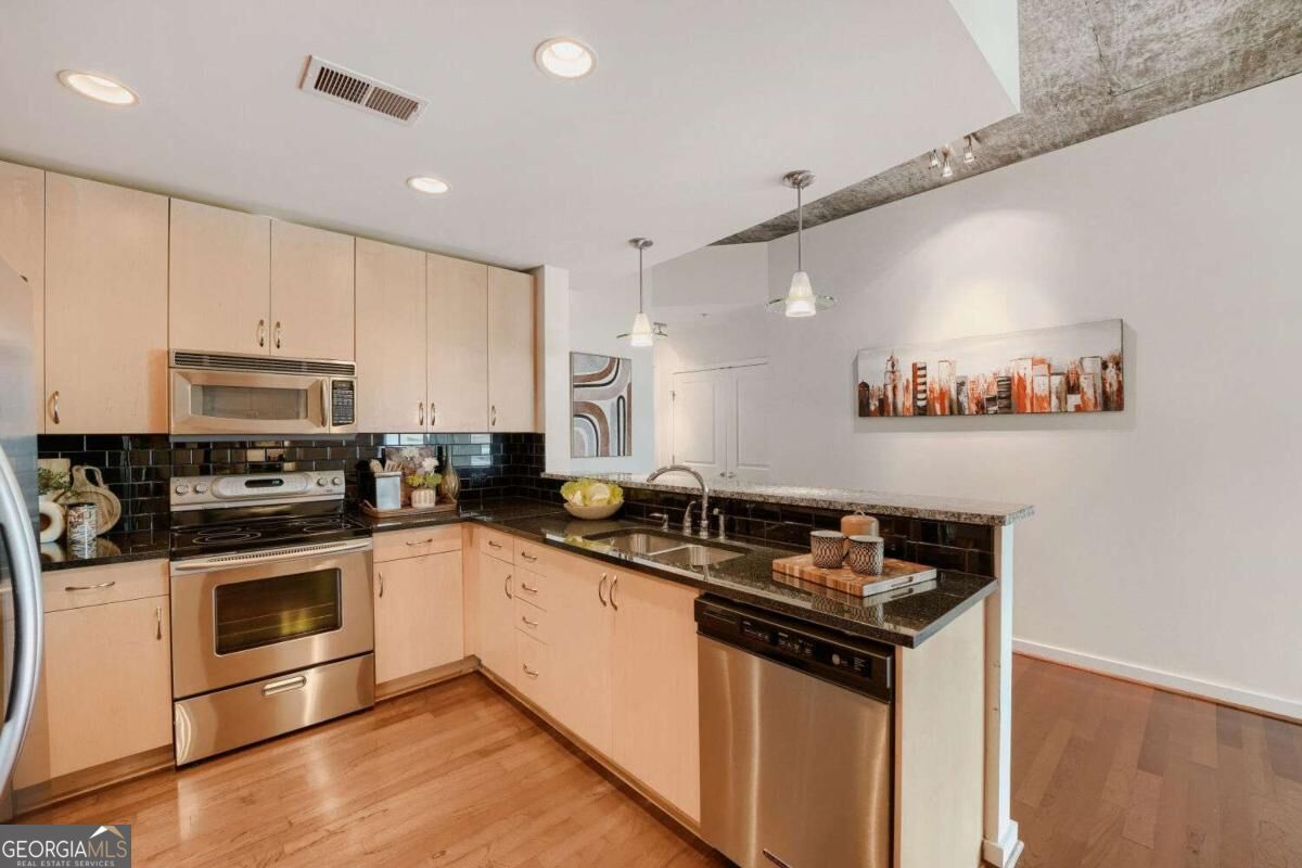 860 Peachtree Street Ne # 1701 Property Photo 5