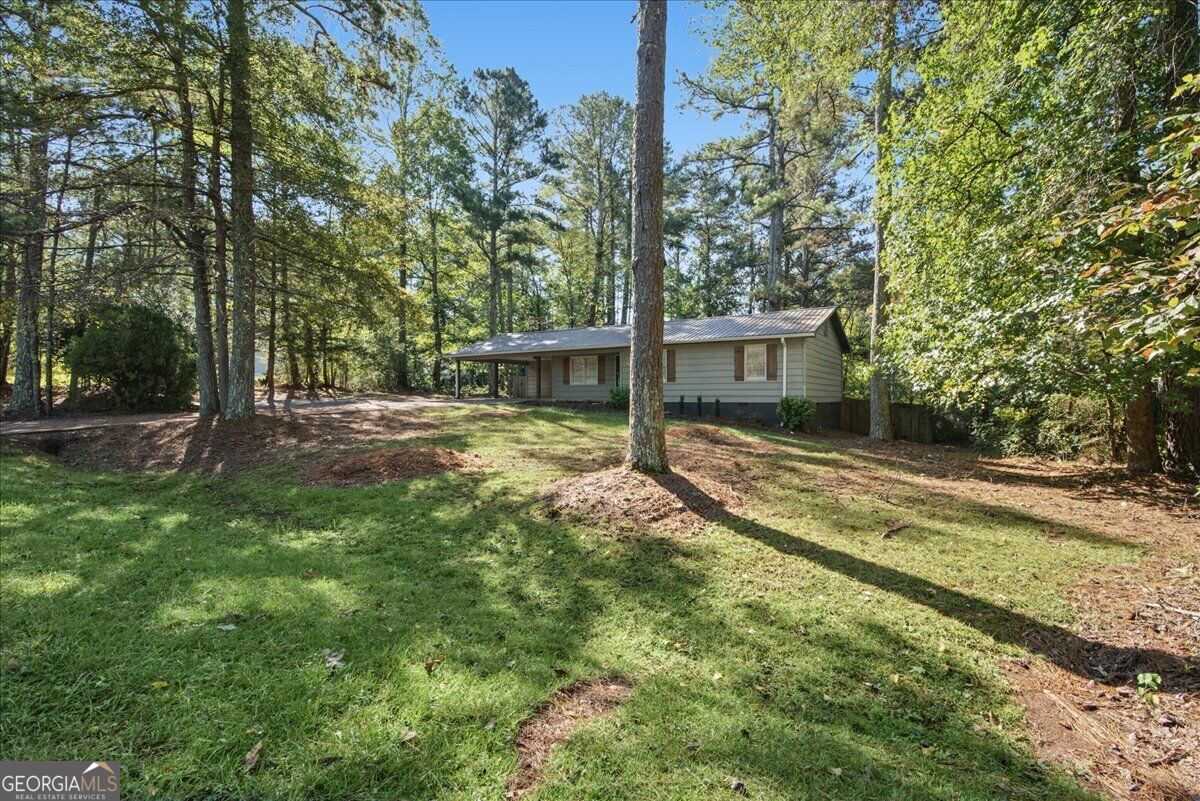 1537 Georgia Avenue S Property Photo 2