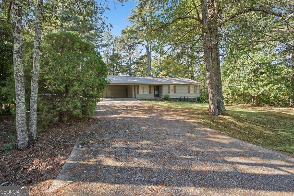 1537 Georgia Avenue S Property Photo 4