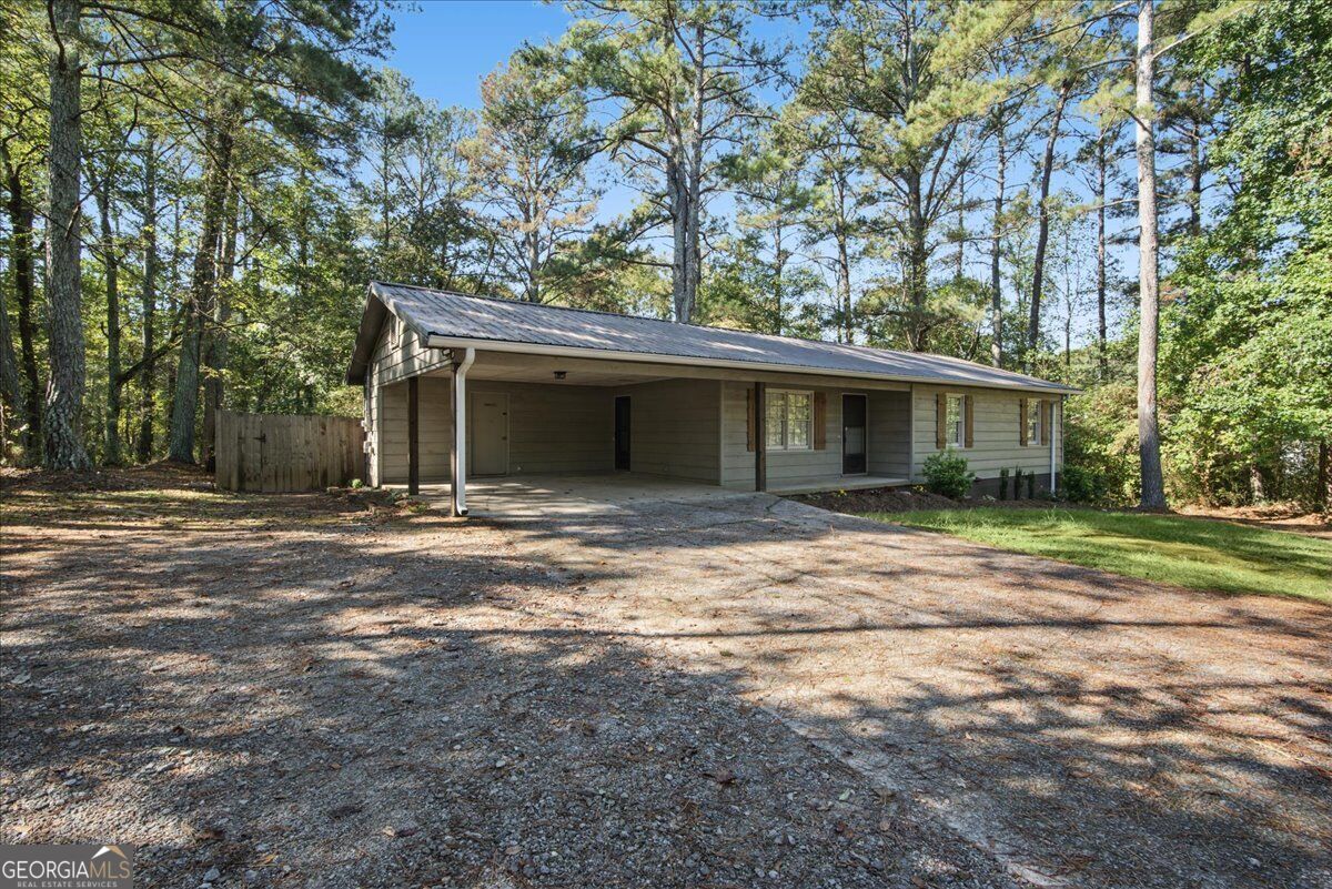 1537 Georgia Avenue S Property Photo 6