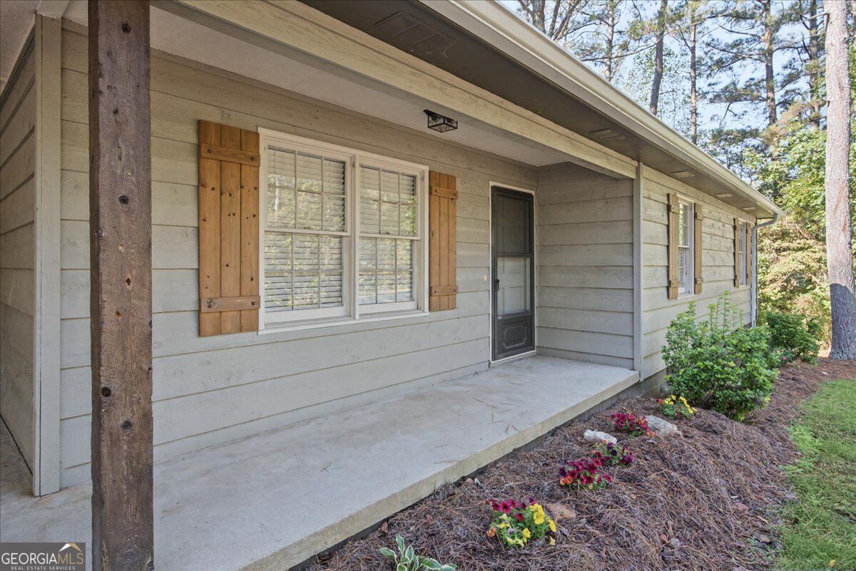 1537 Georgia Avenue S Property Photo 8