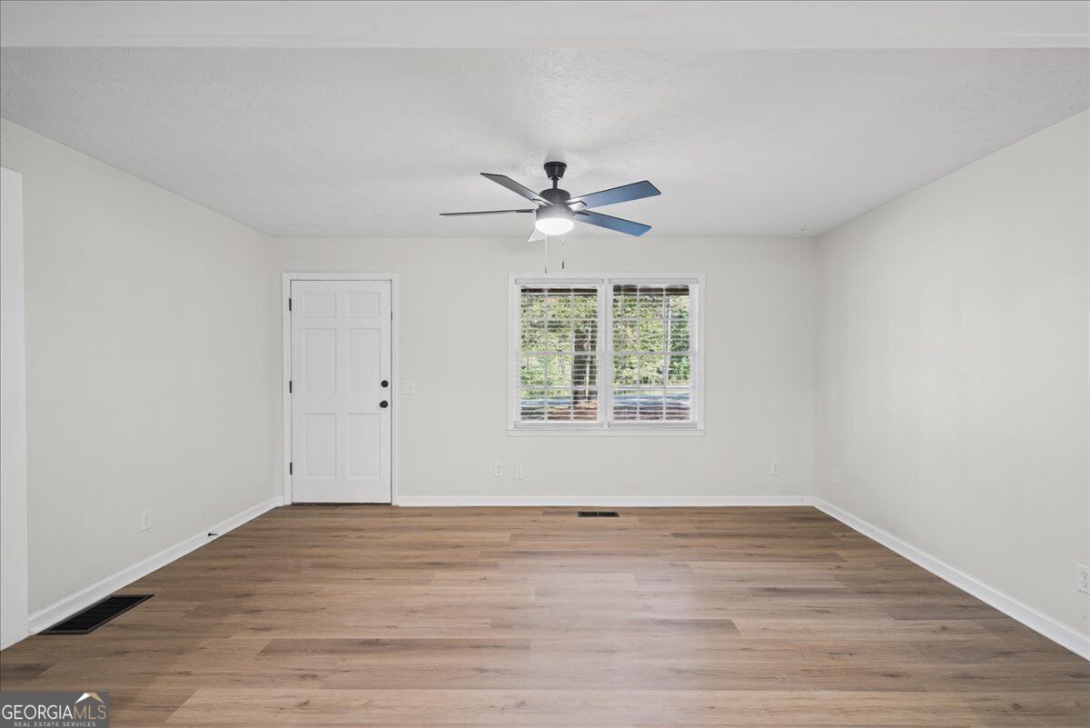 1537 Georgia Avenue S Property Photo 11