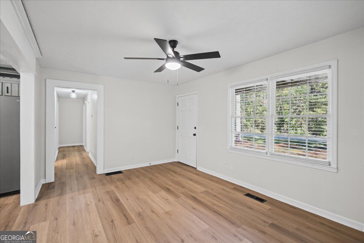 1537 Georgia Avenue S Property Photo 12