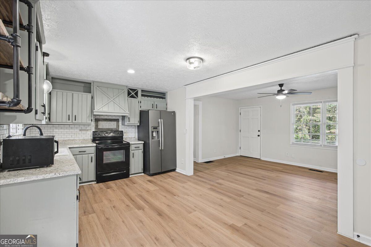 1537 Georgia Avenue S Property Photo 18