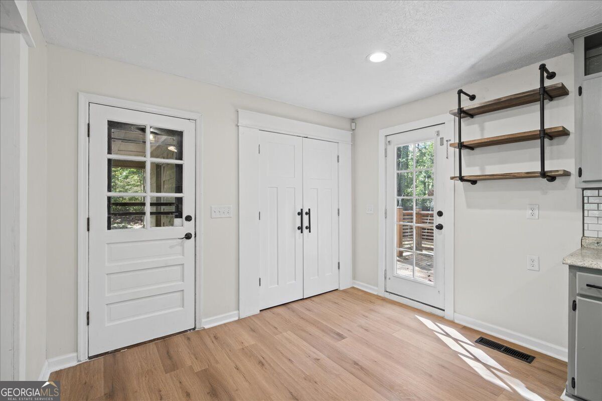 1537 Georgia Avenue S Property Photo 20