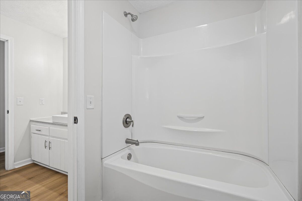 1537 Georgia Avenue S Property Photo 32