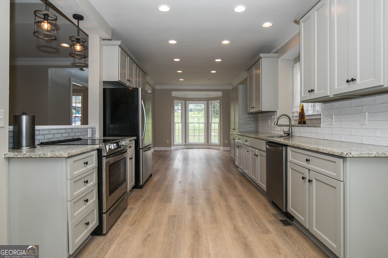 6353 Chestnut Parkway Property Photo 8