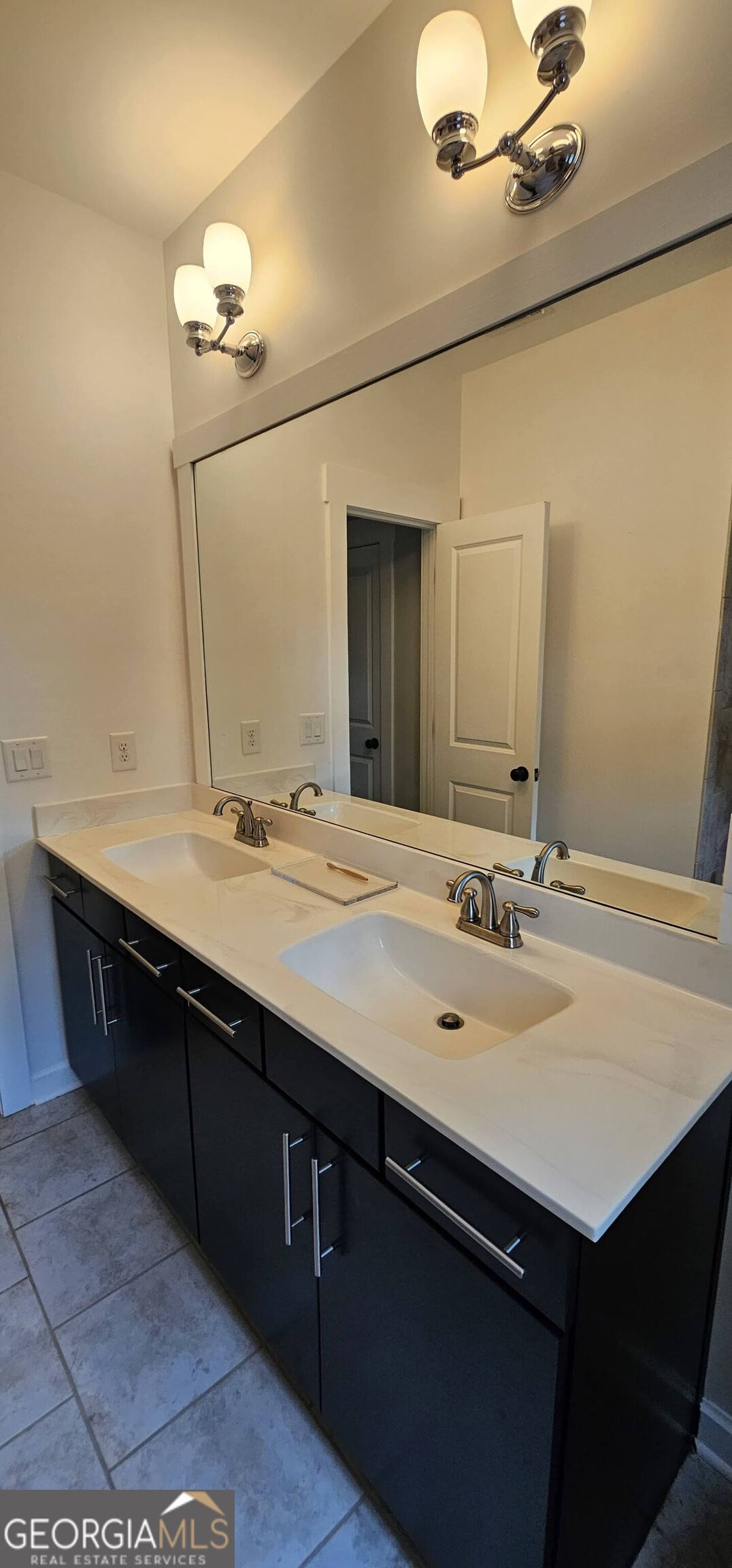 2110 E Roxboro Road Ne Property Photo 24
