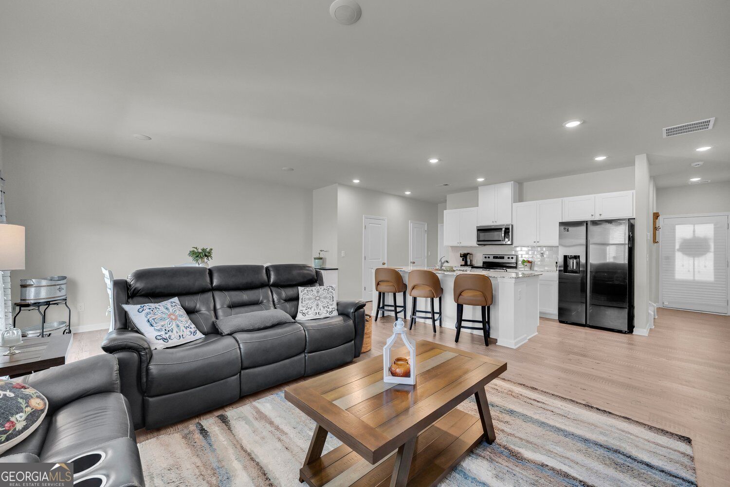 5235 Canberra Drive Property Photo 8