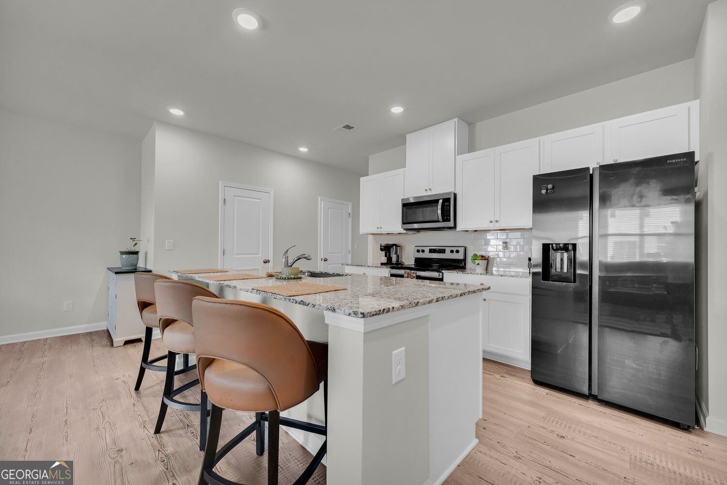 5235 Canberra Drive Property Photo 10