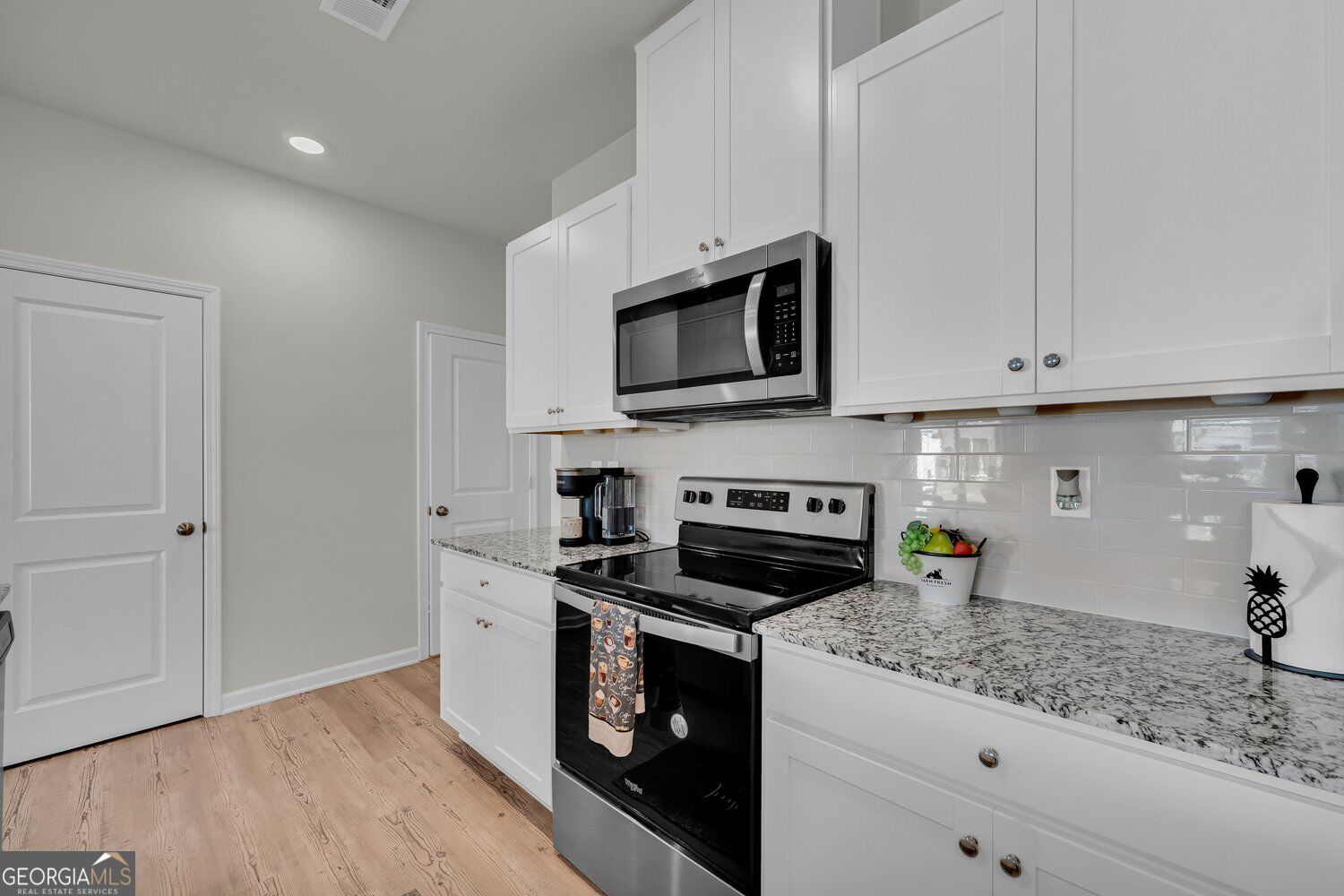 5235 Canberra Drive Property Photo 13