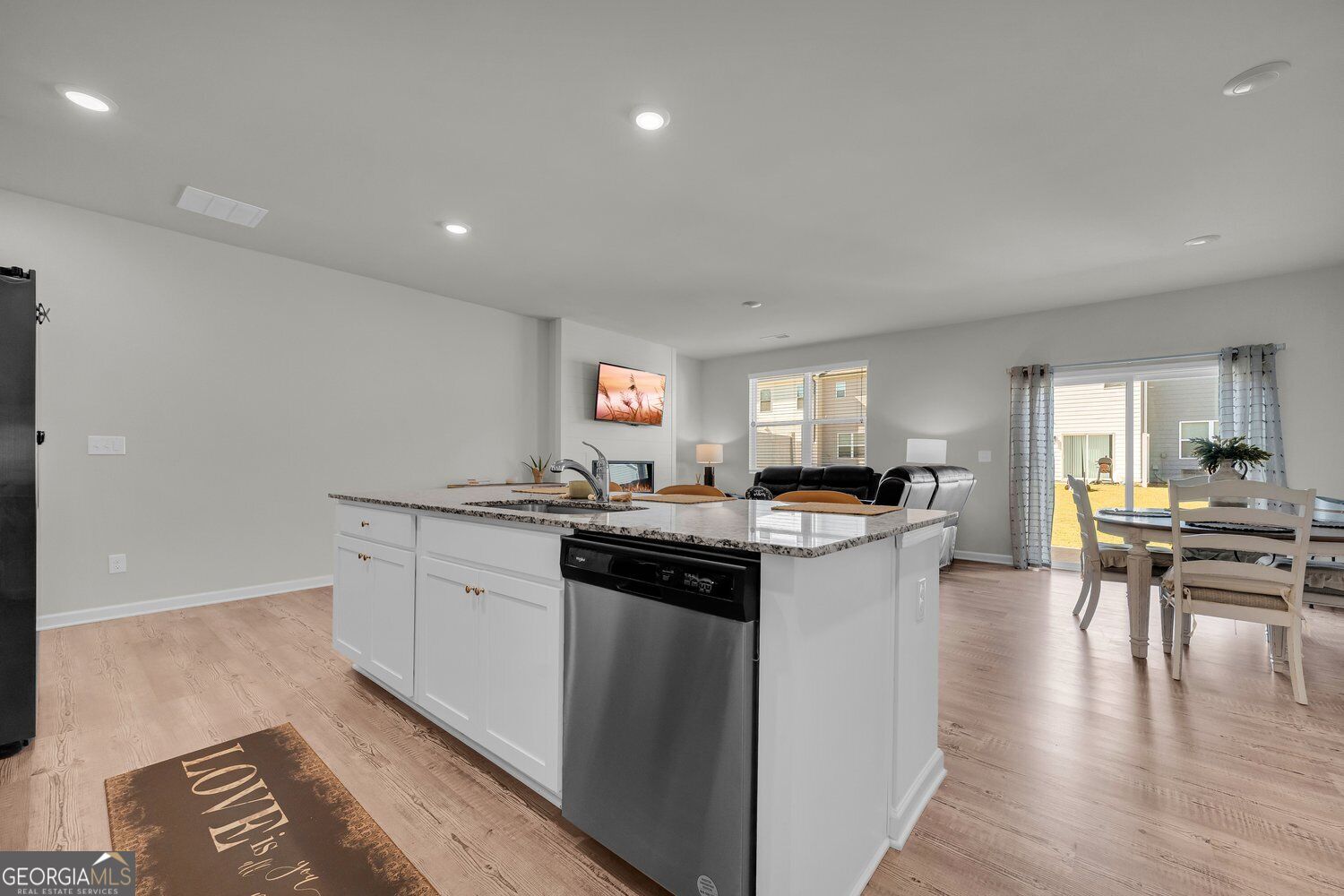 5235 Canberra Drive Property Photo 14