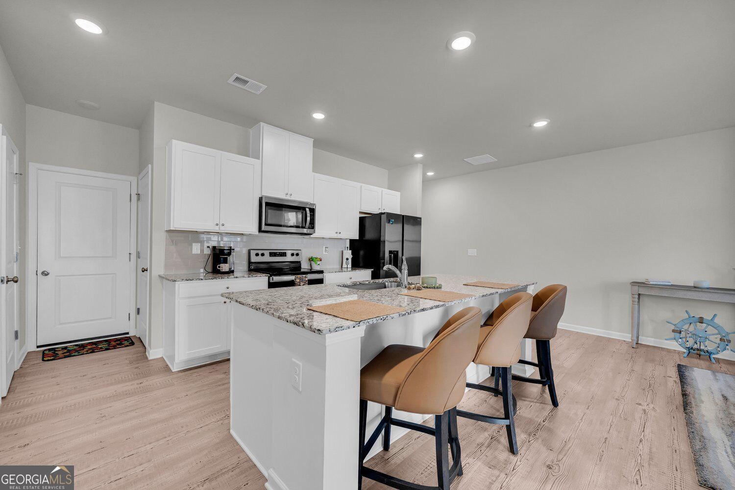 5235 Canberra Drive Property Photo 15