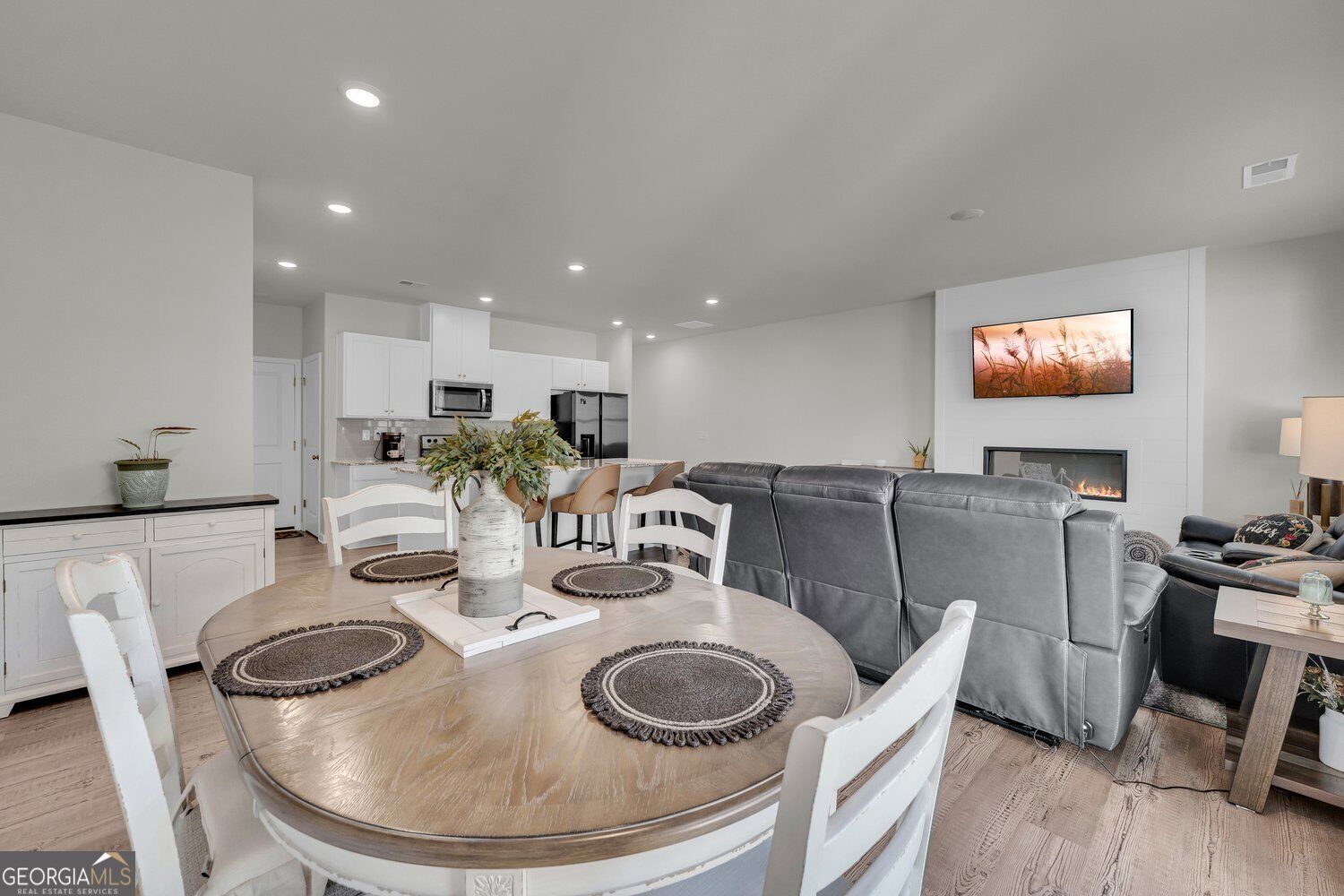 5235 Canberra Drive Property Photo 16