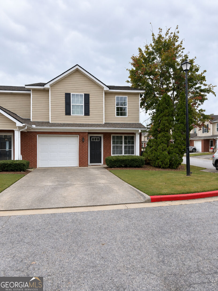 302 Tara Commons Circle Property Photo 1