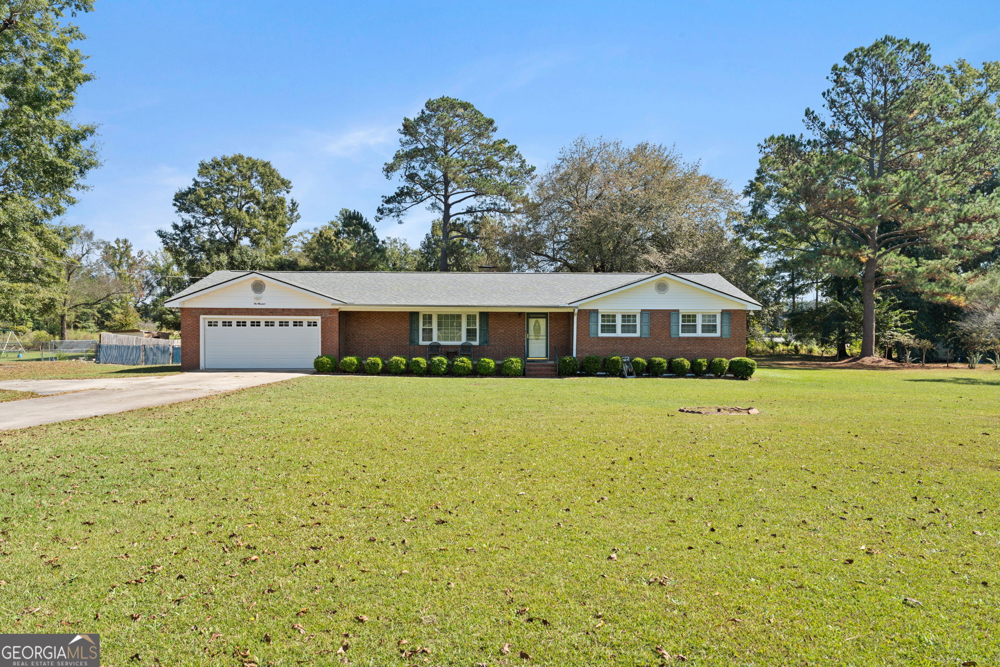100 Heritage Drive Property Photo 2