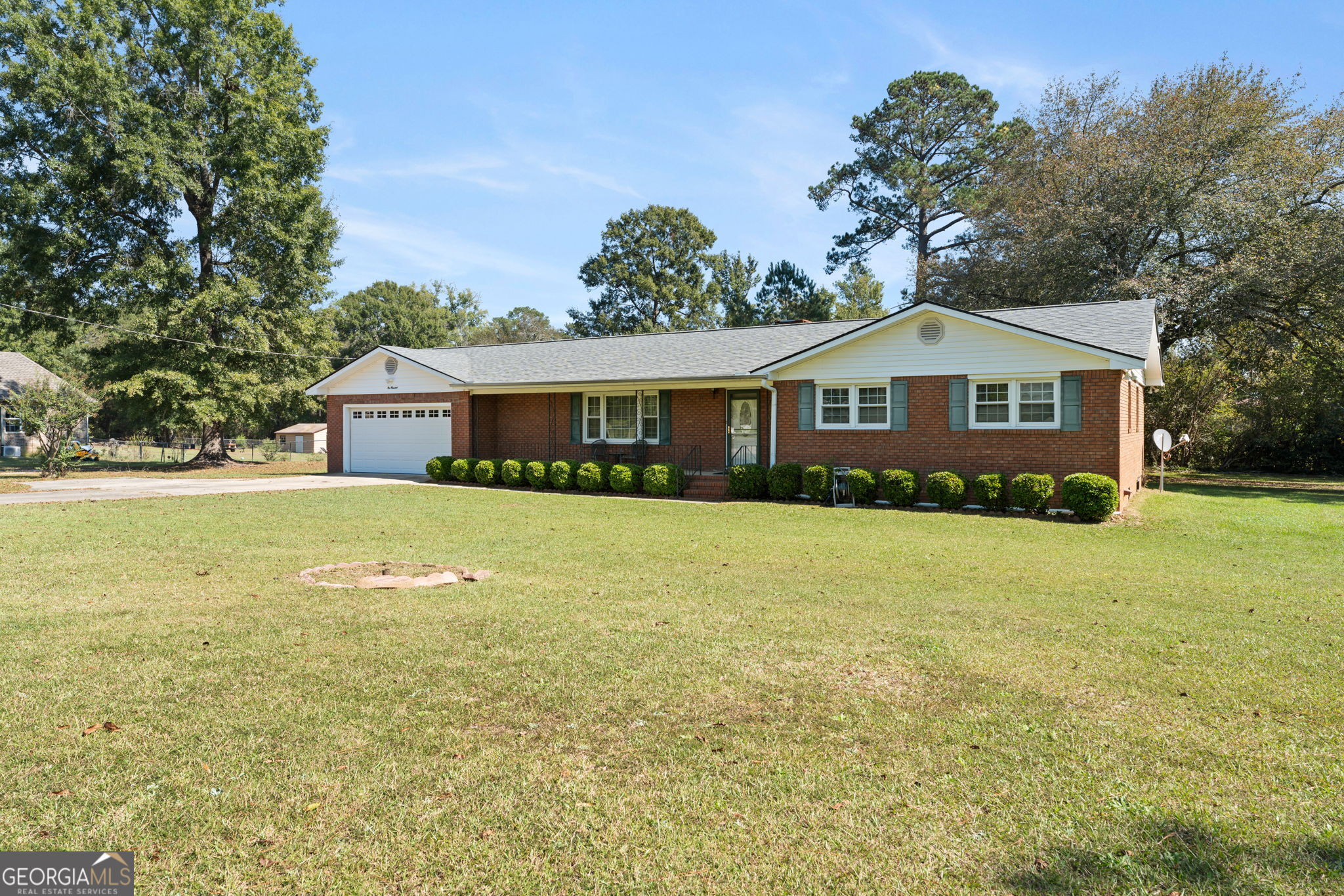 100 Heritage Drive Property Photo 4