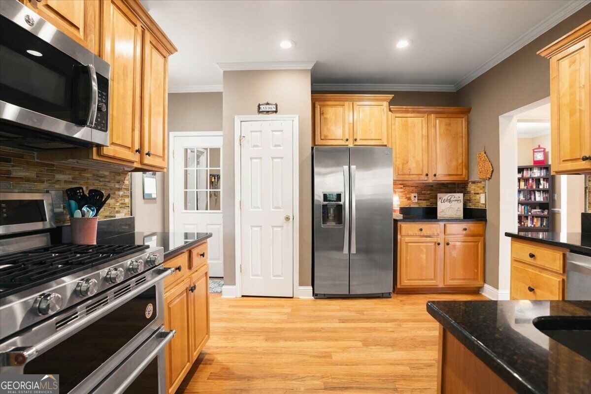 920 Huntcliffe Drive Property Photo 12