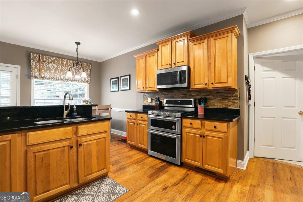 920 Huntcliffe Drive Property Photo 15