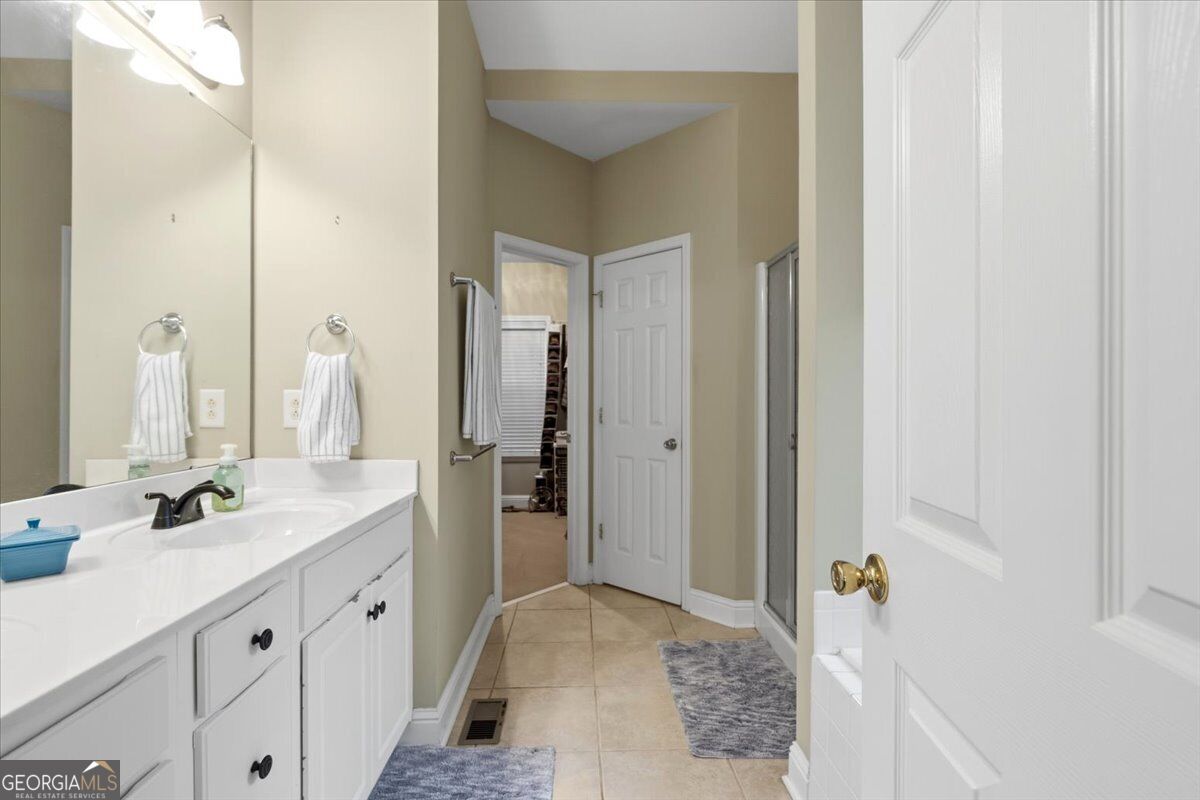 920 Huntcliffe Drive Property Photo 18