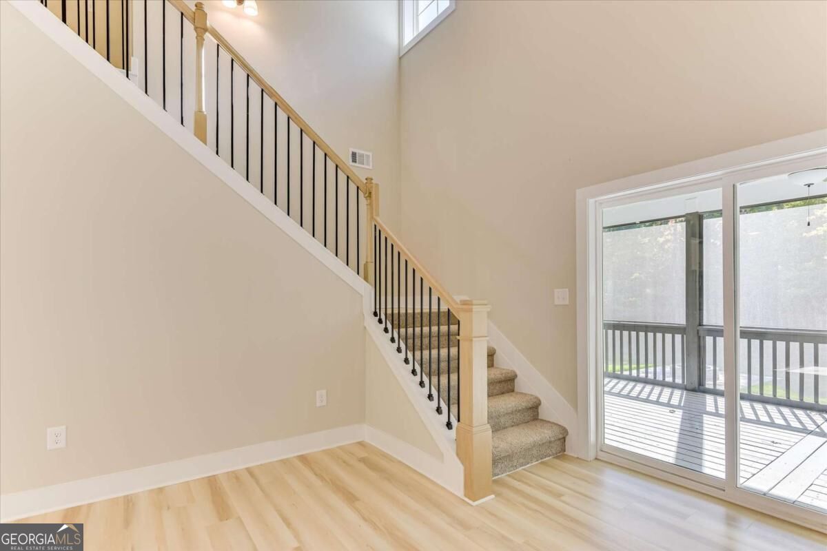 1021 Pointe S Property Photo 31