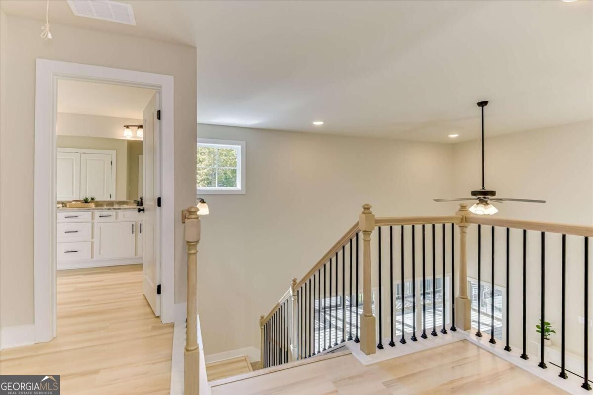 1021 Pointe S Property Photo 32