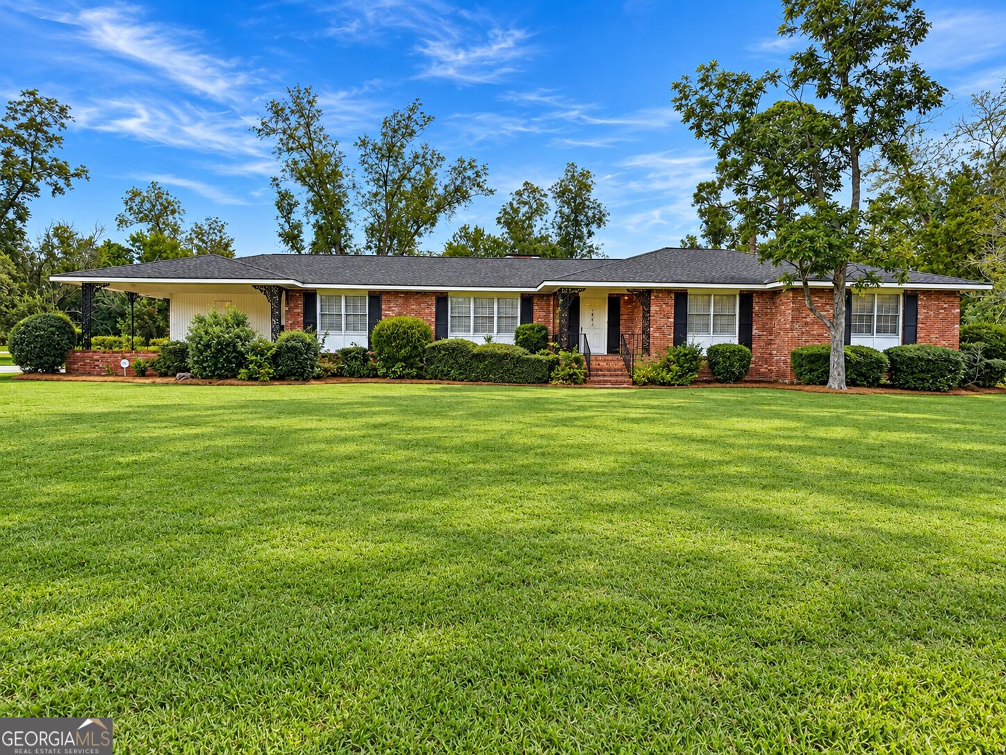 1405 Parkway Drive Property Photo 1