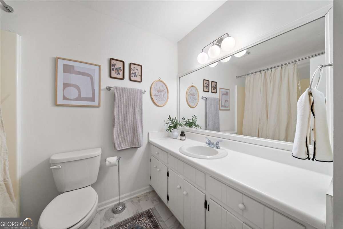 404 Hill Crest Court Property Photo 23