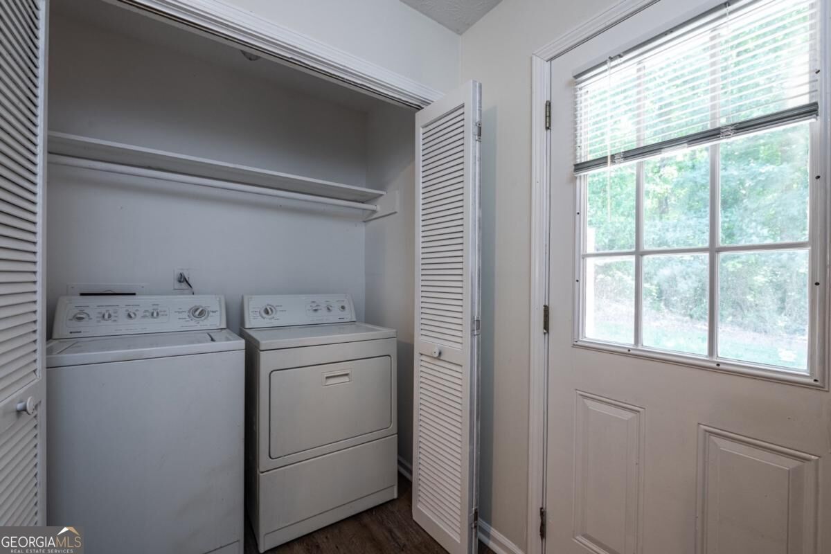 511 Downing Street Property Photo 9