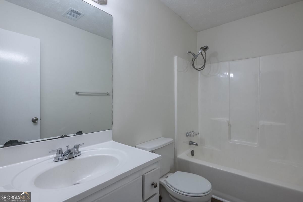 511 Downing Street Property Photo 12
