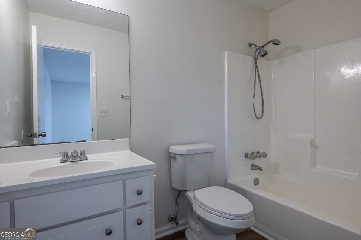 511 Downing Street Property Photo 17