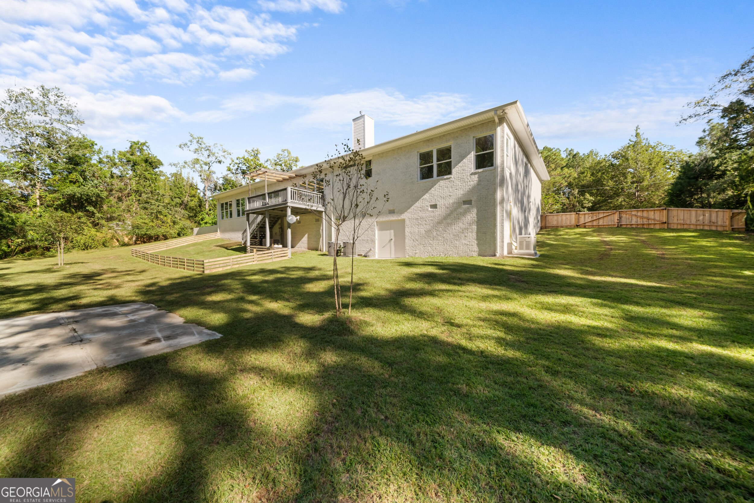 128 Oak Ridge Drive Property Photo 4